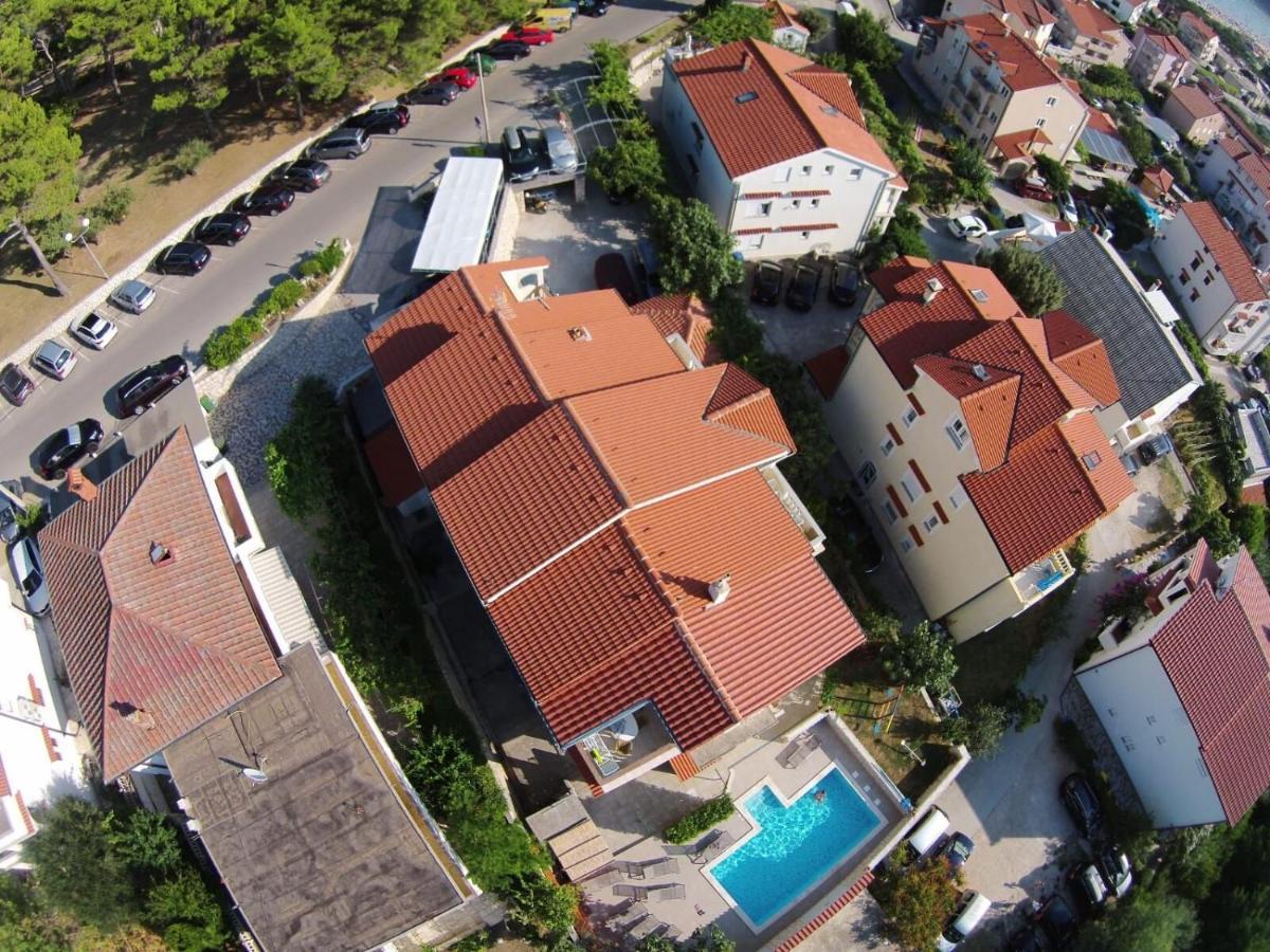 Apartments Miranda Lopar Exterior photo
