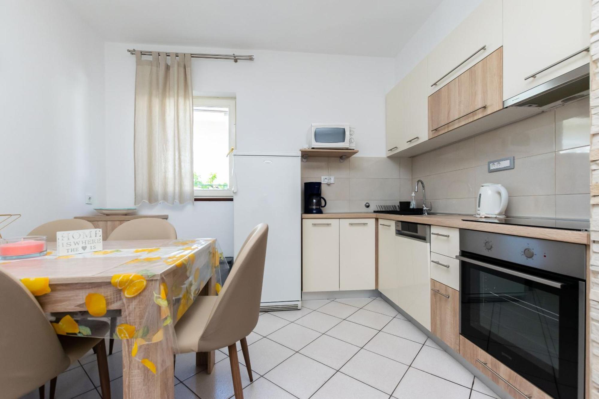 Apartments Miranda Lopar Exterior photo