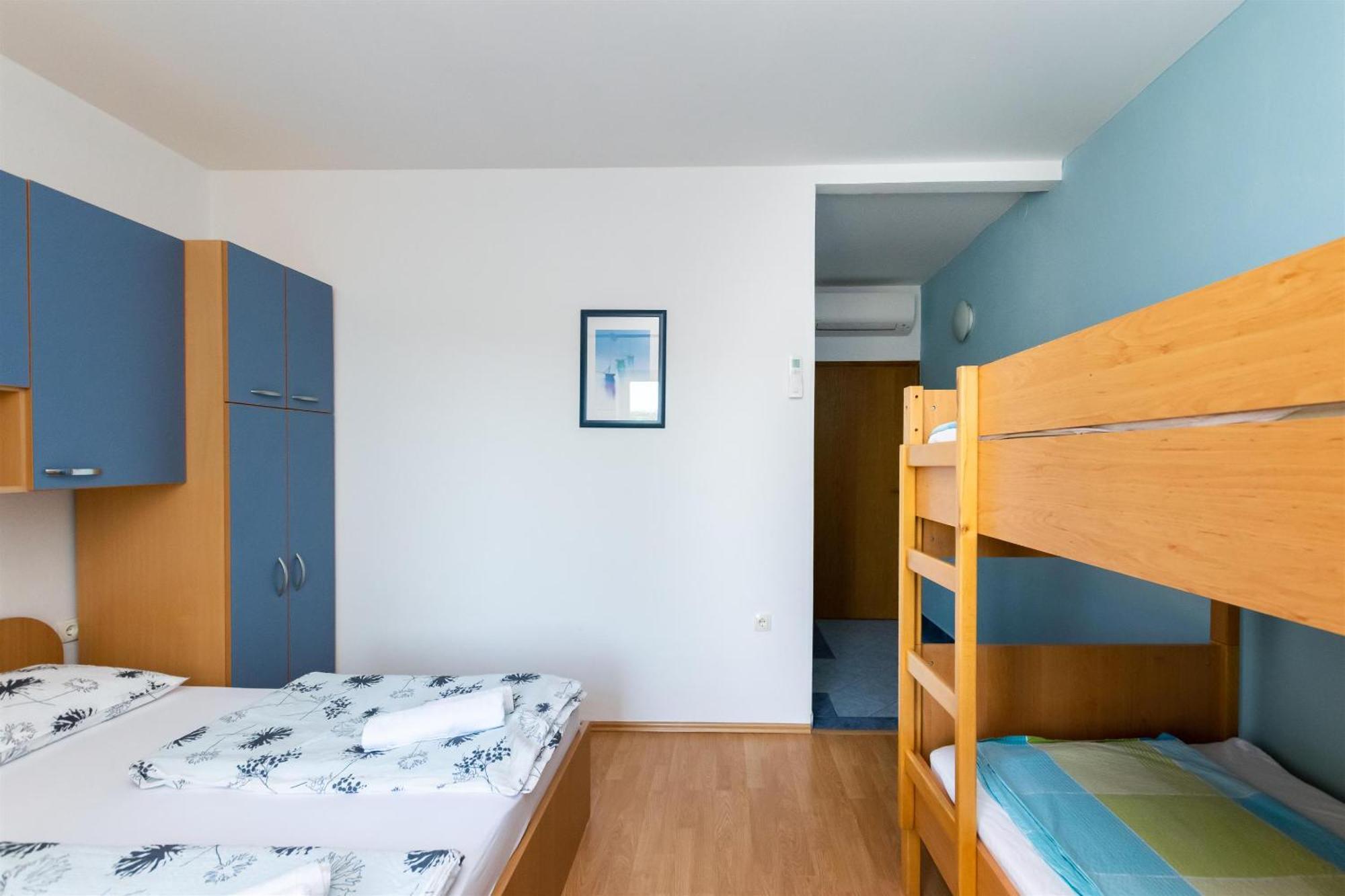 Apartments Miranda Lopar Exterior photo